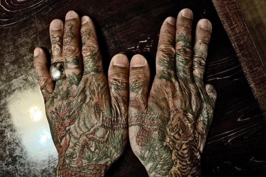 yakuza-hands
